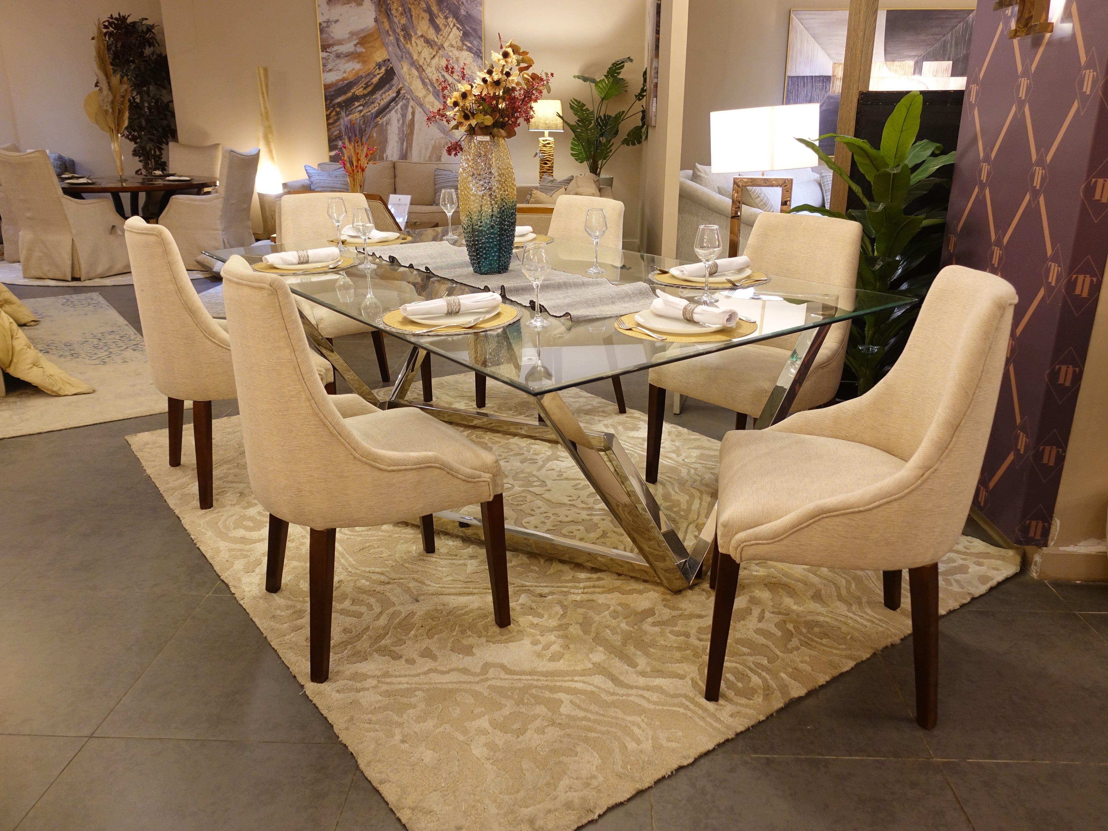 STAR DINING TABLE